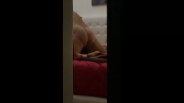 ჯუჯა გოგონას მაგიდაზე