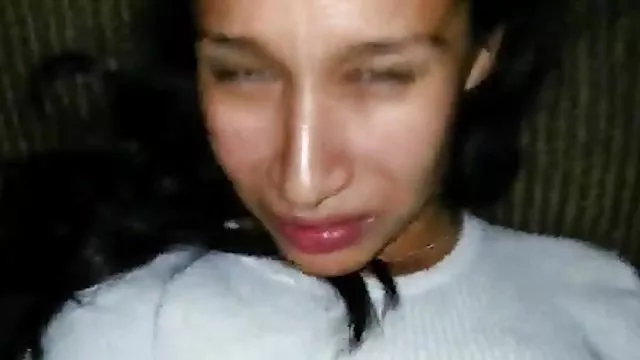 Sexy მანიაკის მჭიდროდ მიბმული გოგონას თოკები
