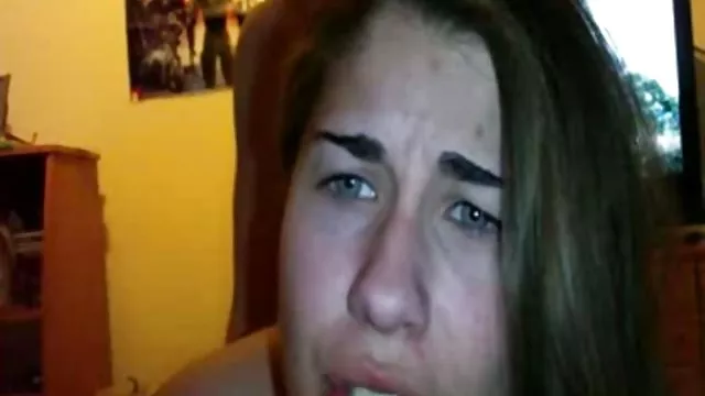 Naughty babe იღებს fucked მისი შეკრული lover