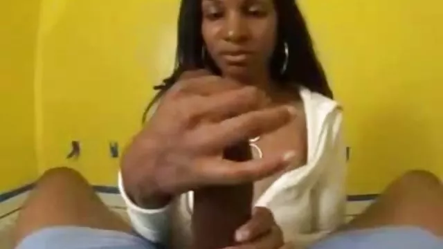Bitch ერთად სტიკერები on nipples მისცა ass