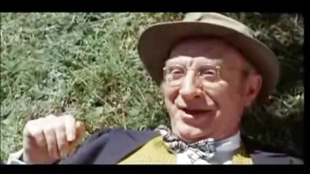 Naughty German sucks boyfriend dick და rubs მისი ელასტიური tits