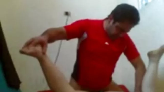 სუსტი რუსული ქალი sucks fuck სტუდენტი და აძლევს მას ანალური