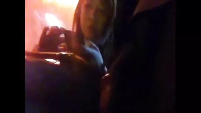 გასროლა, როგორც nude ლამაზმანები სულელია გარშემო სანაპიროზე