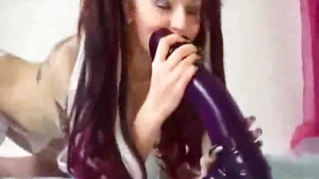 Lola მოწვეული Negro sex და fingering ფეხზე