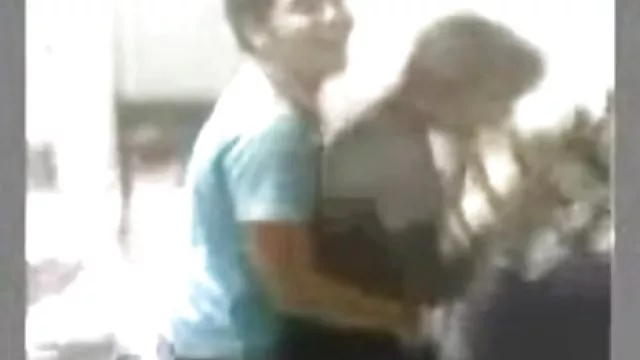 გოგონა RIDES dildos და cums