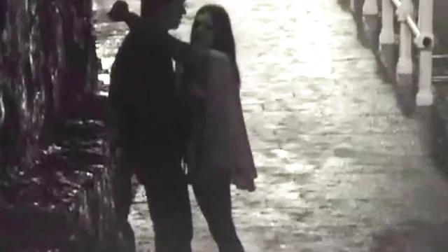 ზრდასრულთა დეიდა გინეკოლოგზე მიღებისას ამოწმებს თავის ავადმყოფს