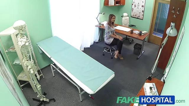 ბიჭი მისცა მისი playful პატარა ცოლი suck cock და cumshot მისი tits
