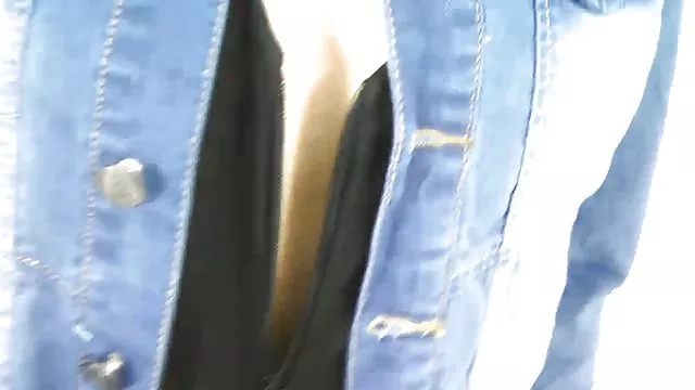 ქერა სპორტსმენი დიდი clit fucks თავად dildo