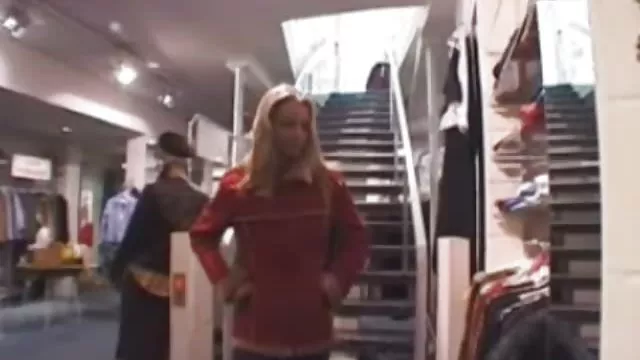 Hard BDSM სამი ლესბოსელი თამაშები