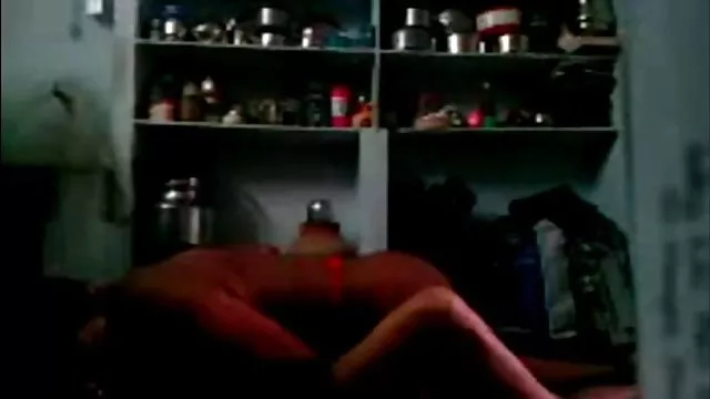 დედა გააკეთა ქალიშვილები jerk მისი dick