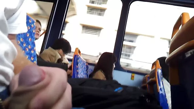 ორი ცხელი რამ გააკეთა საინტერესო შოუ გერმანიის სავაჭრო ცენტრი