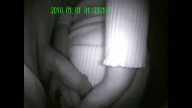 Playful lesbian thrusts ვიბრატორი მისი seductive girlfriend