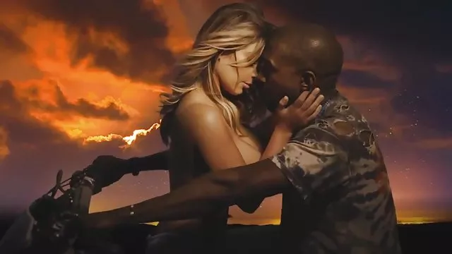 სრულიად შიშველი ჟანა Friske