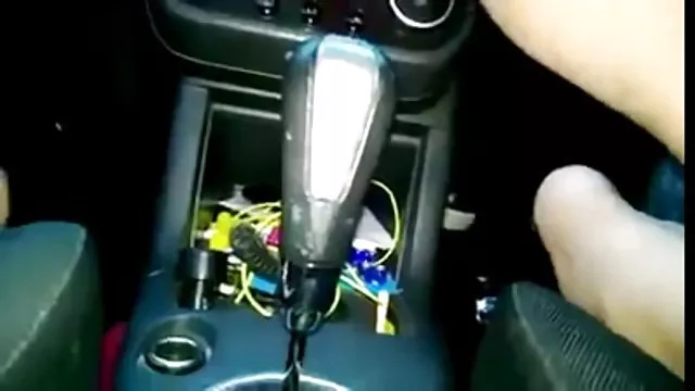 Cute პატარა სახე იღებს fucked ფული