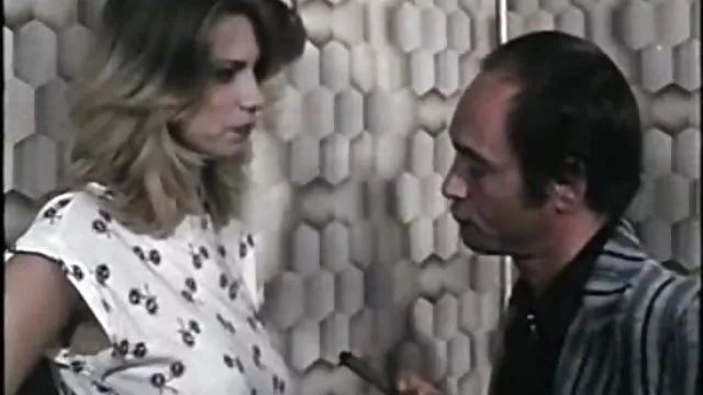 ეგზოტიკური წევრი მასაჟი ინდური მასაჟისგან