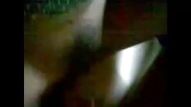 Skinny აზიური დააყენა ჯაჭვი და fucked in anal