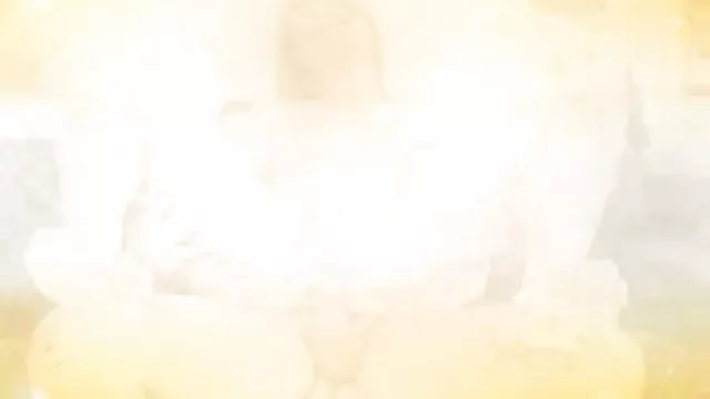 გოგონამ პიგტეილებთან იჯდა ფენას