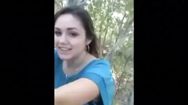 Busty Elisson sexy მედდა კოსტუმი caresses თავად