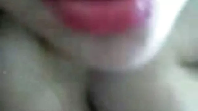 ორი კუნთოვანი fagots jerking masturbators on couch