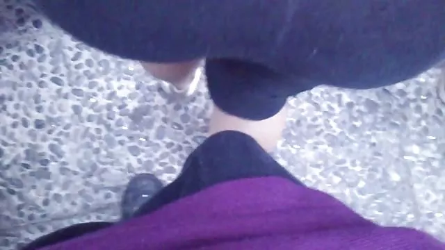 18 წლის ბავშვი spikes in ჩამოსხმის