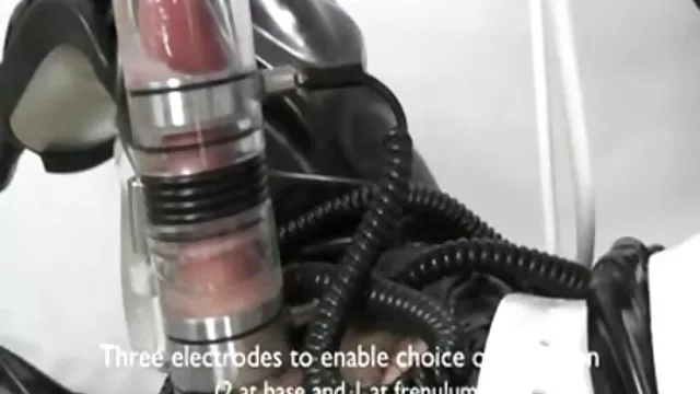 Smoking ქერა გვიჩვენებს ბუნებრივი tits