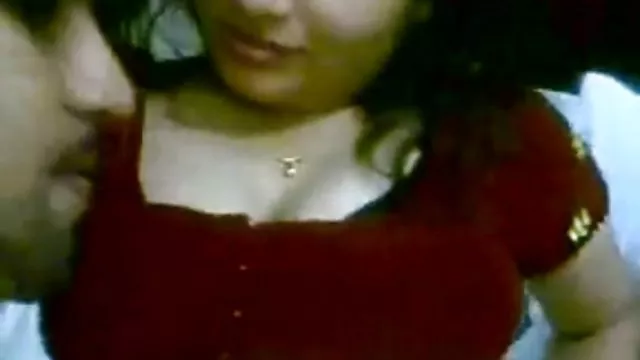 ორი ბიჭები გოგონას უყურებს porn ერთად ანალური