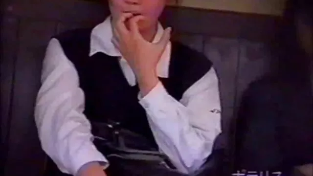Lonely babe მისცა ბარში პირველი comer