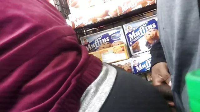 სექსუალური ქერა პროფესიონალურად jumps on penis