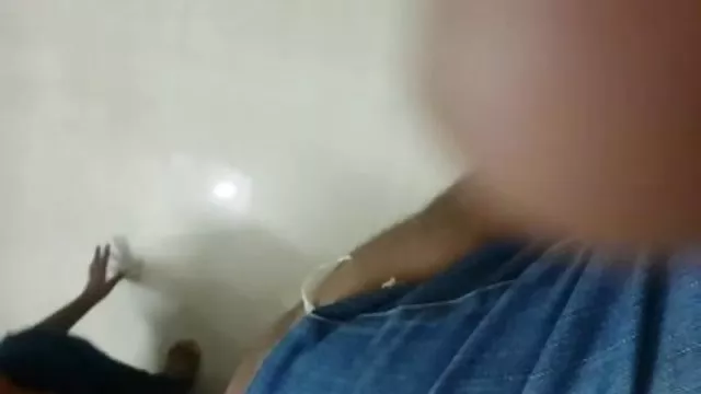 Guy ბიჭი fucked შემდეგ licked მისი ახალგაზრდა ass
